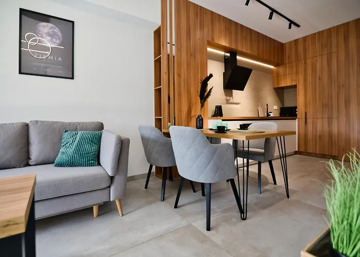 Venus By Housine Zator